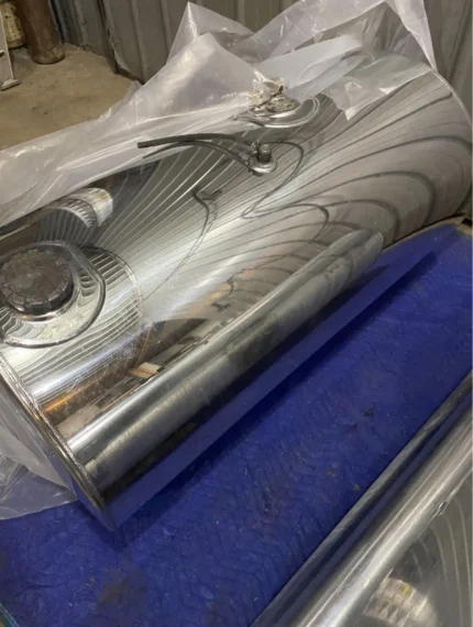 Kenworth 100 gallon tanks